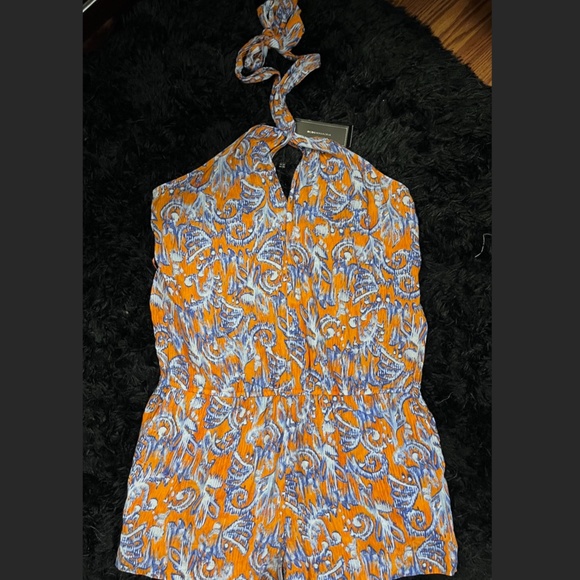 NWT BCBGMaxAzria Tie Halter L Romper with Pockets and Elastic Waist - Picture 9 of 9